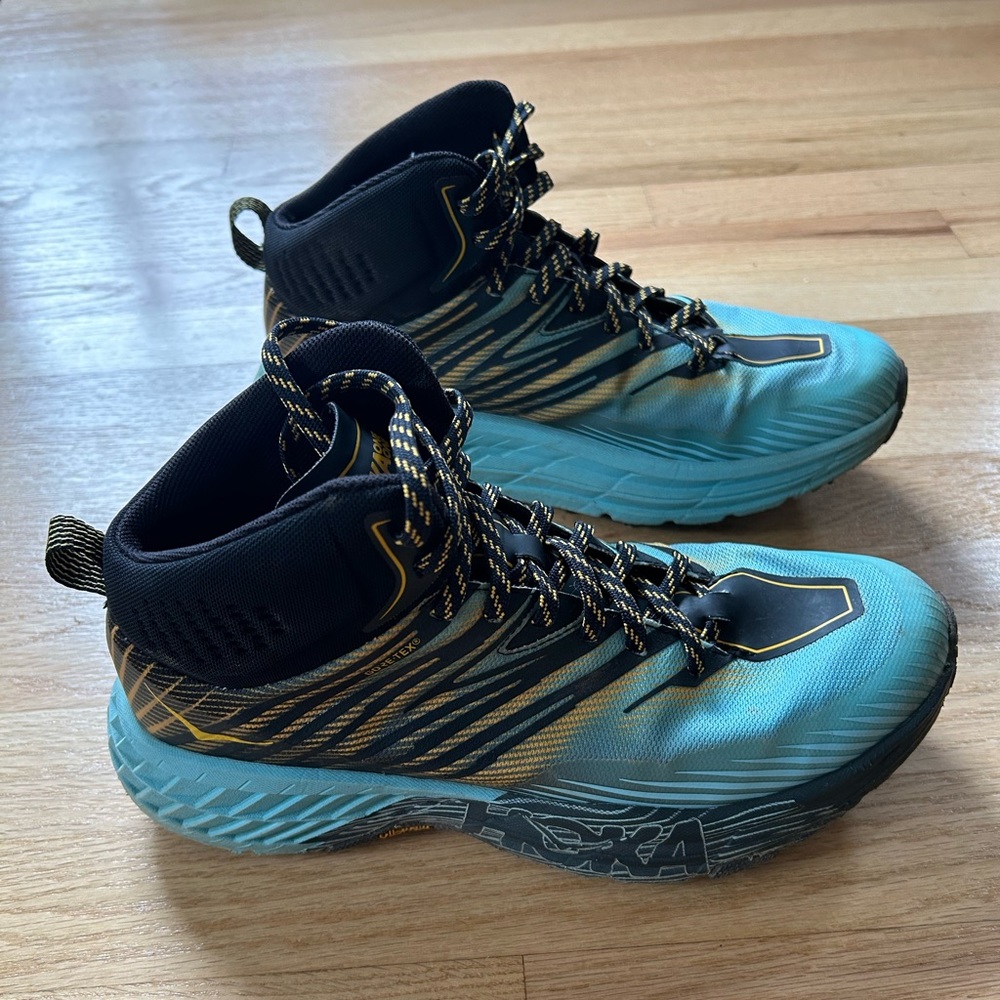 Women’s Size 10 Hoka Speedgoat Mid 2 GTX